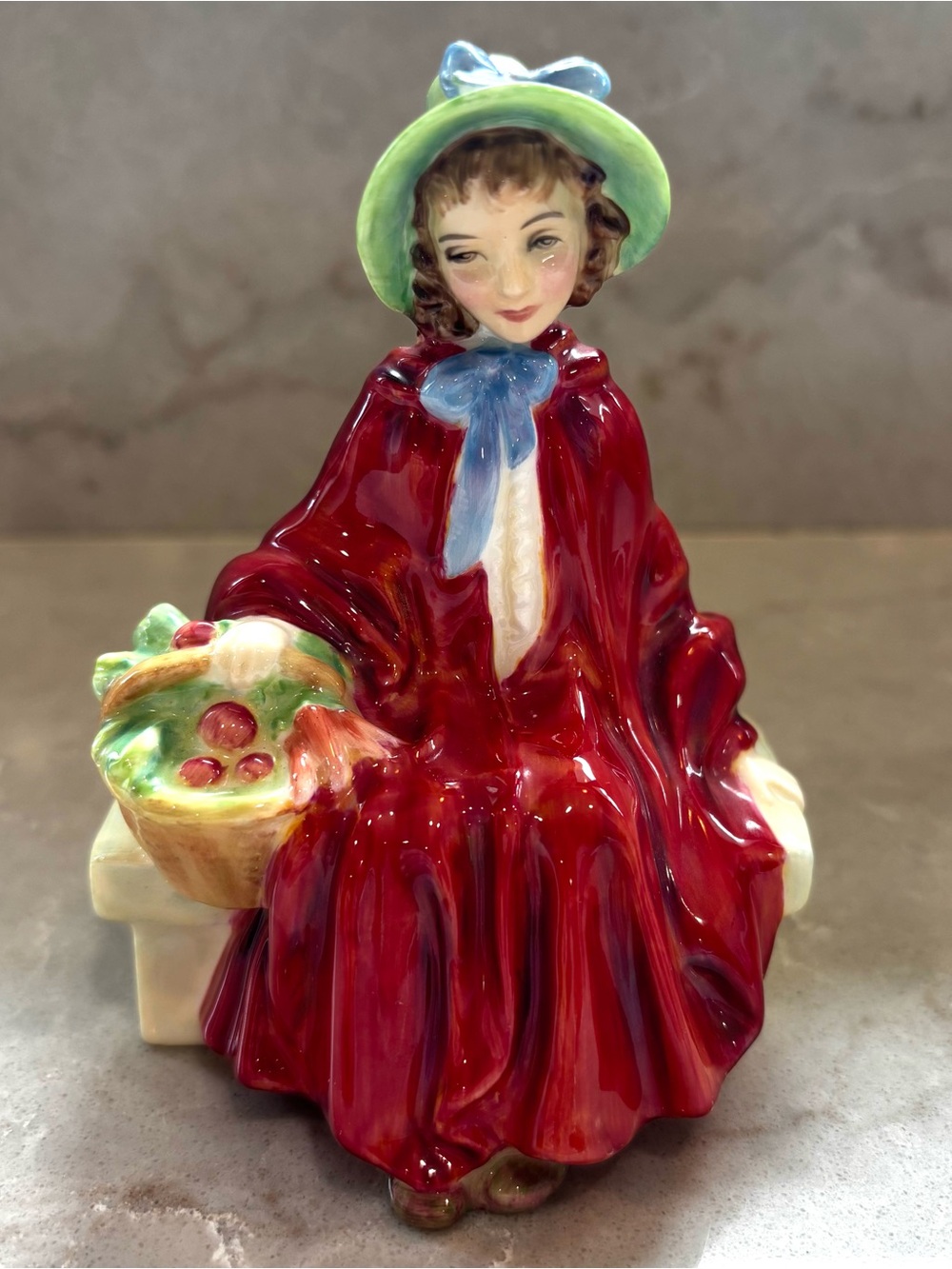 Vintage Royal Doulton "Linda" Figurine HN 2106 - 1952 Year